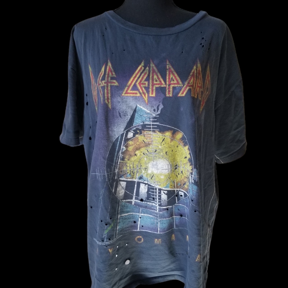 AUTHENTIC Trunk Def Leppard Grunge Tshirt